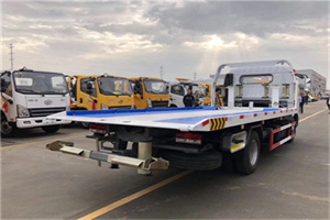 东四汽车救援补胎