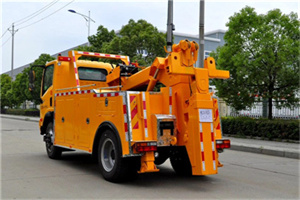 东四高速路拖车费